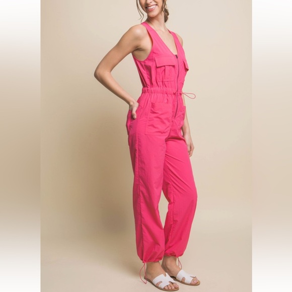 43 Fabulous Cargo Jumpsuit With Elastic Waistband - Picture 2 of 4